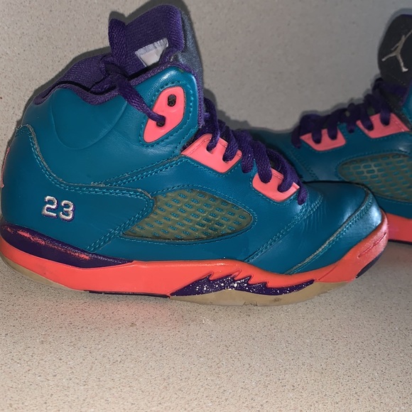 Tropical Teal/White-Digital Pink-Court Purple Retro
Jordan 5 13c - Picture 2 of 8
